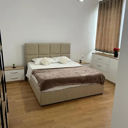 Kristal A * טיראנה